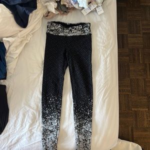 Koral black and white leggings size small